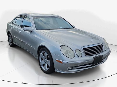 Used 2005 Mercedes-Benz E 320 Sedan image 4