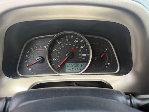 Used 2013 Toyota RAV4 XLE AWD/4WD image 12