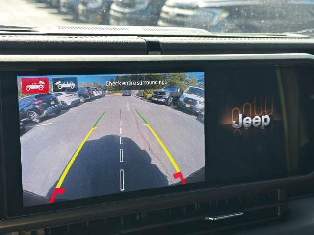 Used 2024 Jeep Wrangler Unlimited Rubicon AWD/4WD image 22