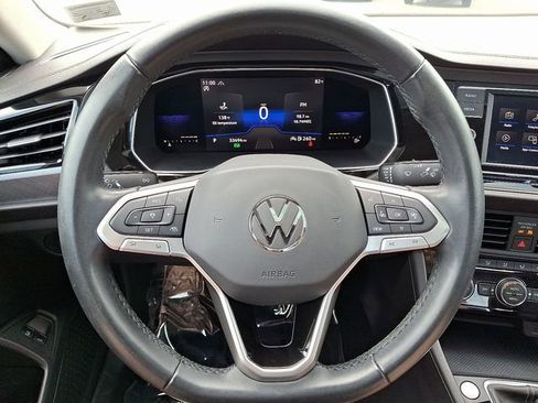 Used 2023 Volkswagen Jetta SE FWD image 19