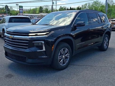 Certified 2026 Chevrolet Traverse LT AWD/4WD image 3
