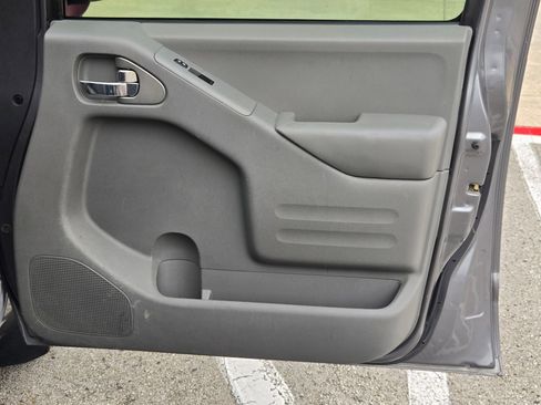 Used 2017 Nissan Frontier SV w/ SV Value Truck Package image 28