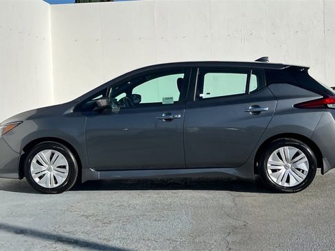 Used 2023 Nissan Leaf S image 7