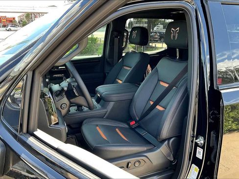 New 2025 GMC Sierra 1500 AT4 w/ AT4 Premium Package image 18