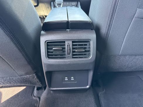 Used 2025 Nissan Rogue SV image 12