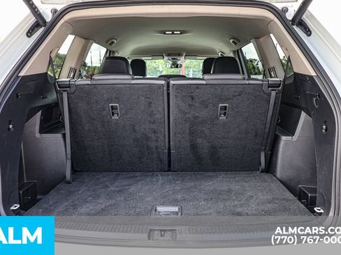 Used 2025 Volkswagen Atlas SE FWD image 24