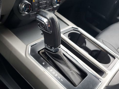 Used 2015 Ford F150 Lariat w/ Equipment Group 502A Luxury image 21