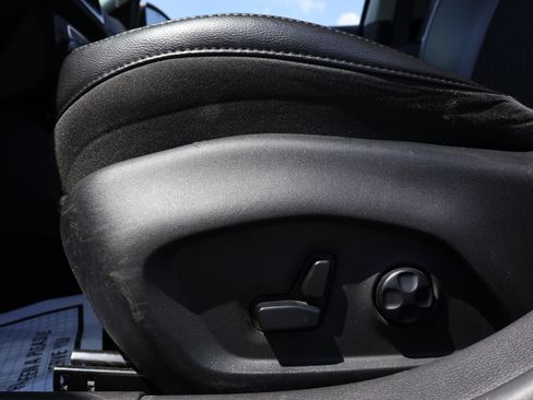 Used 2018 Jeep Compass Latitude FWD image 22
