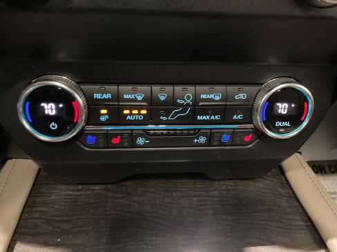 Used 2019 Ford Expedition Limited w/ Equipment Group 301A image 36