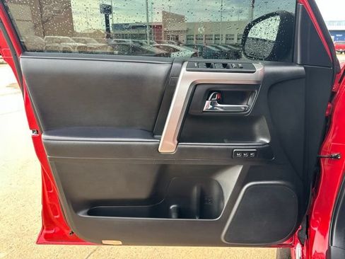 Certified 2022 Toyota 4Runner Limited AWD/4WD image 8