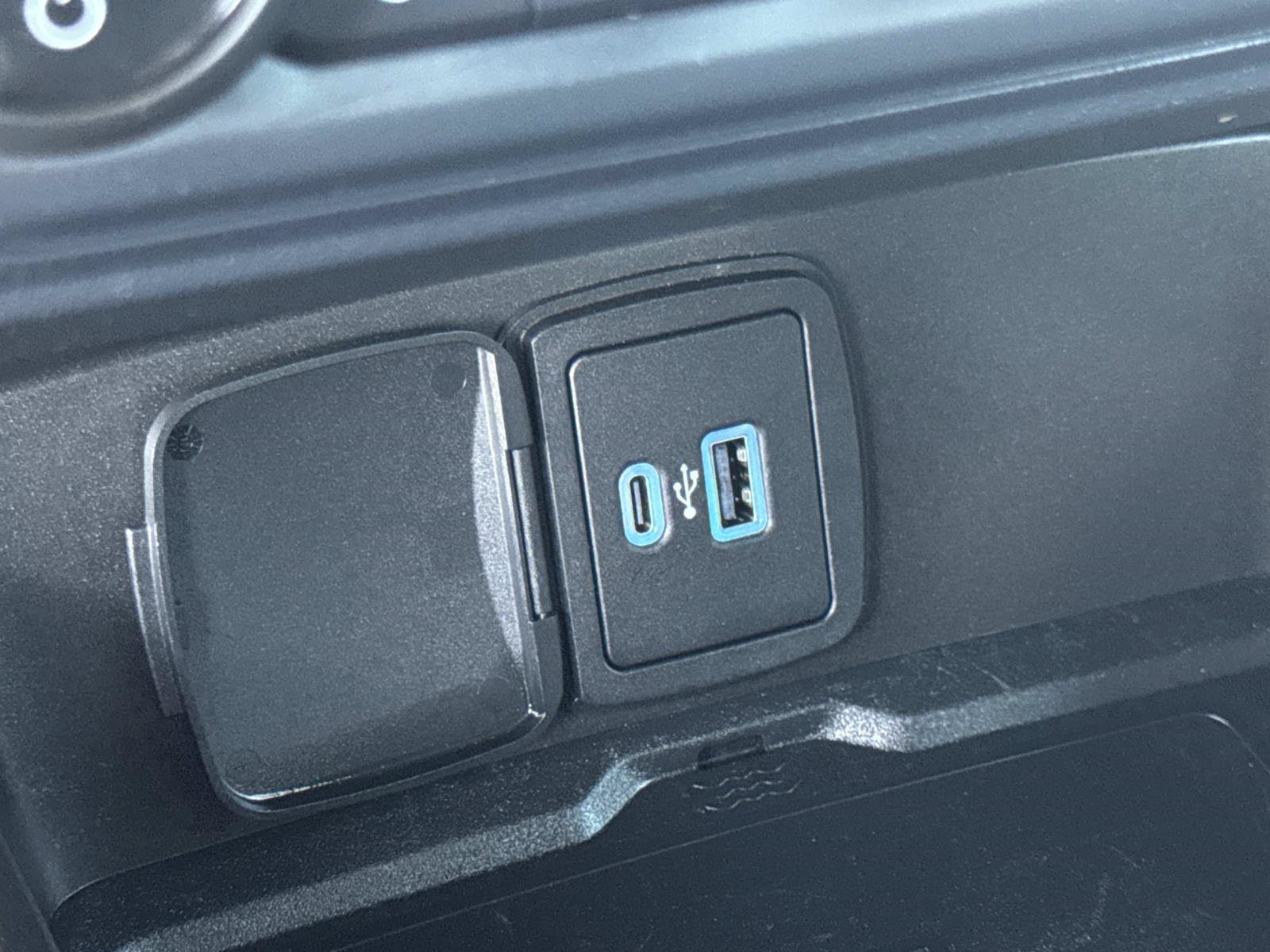 Used 2022 Ford Bronco Outer Banks AWD/4WD image 17