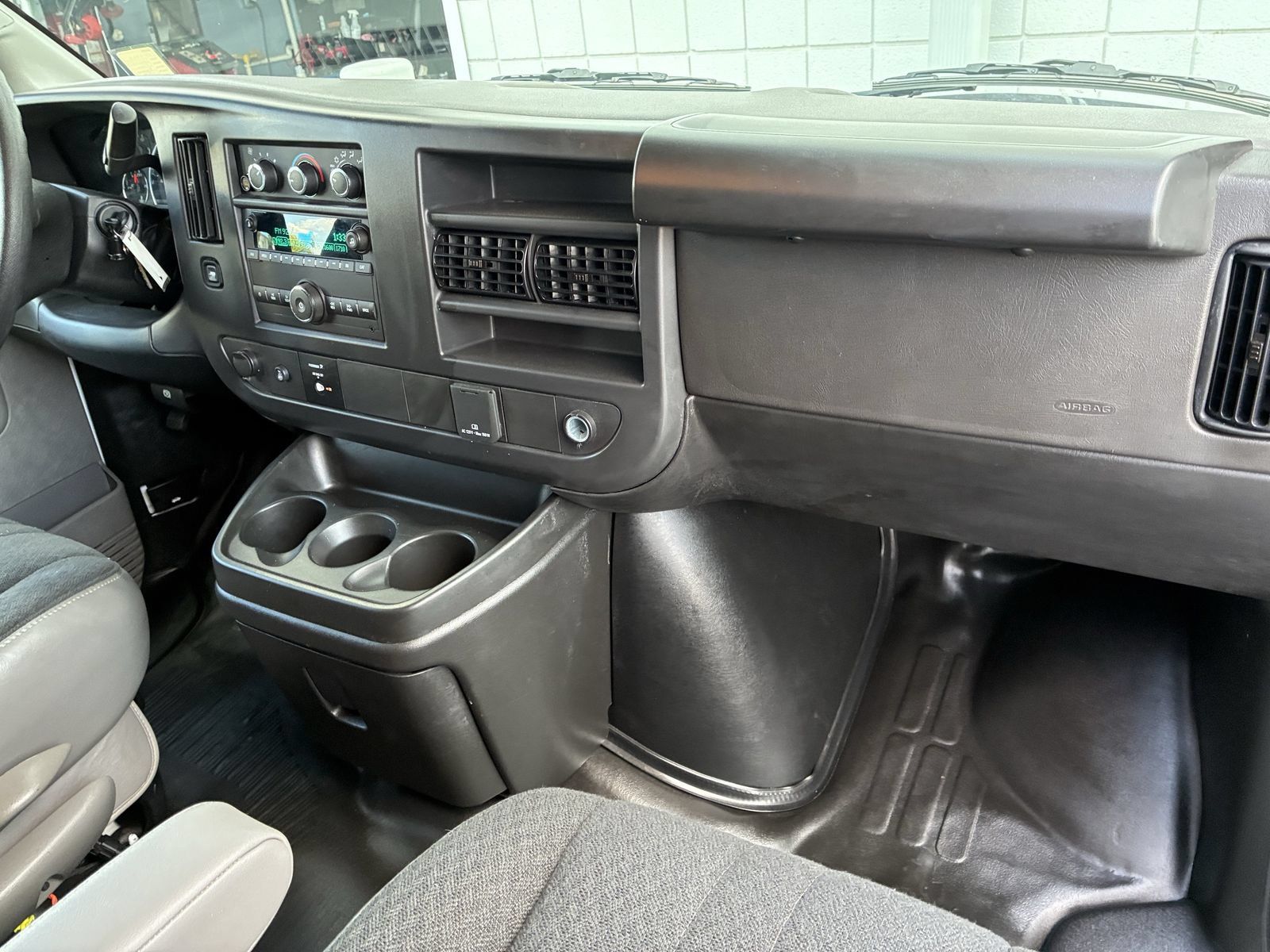 Used 2025 Chevrolet Express 2500 w/ Driver Convenience Package RWD image 26