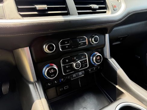 Used 2022 GMC Yukon XL SLT AWD/4WD image 49