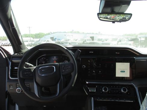 New 2026 GMC Sierra 3500 Denali Ultimate AWD/4WD image 16