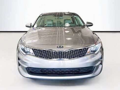 Used 2017 Kia Optima EX w/ Premium Package FWD image 4