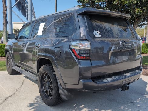 Used 2016 Toyota 4Runner SR5 image 8