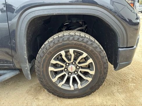 Certified 2023 GMC Sierra 1500 AT4 w/ AT4 Premium Package AWD/4WD image 11