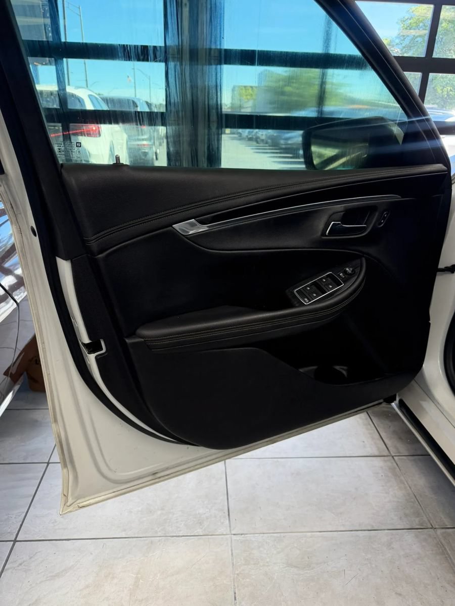 Used 2016 Chevrolet Impala LT w/ Convenience Package FWD image 17