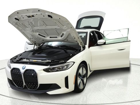 Used 2023 BMW i4 eDrive35 RWD image 10