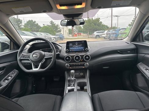 Used 2024 Nissan Sentra SV FWD image 17