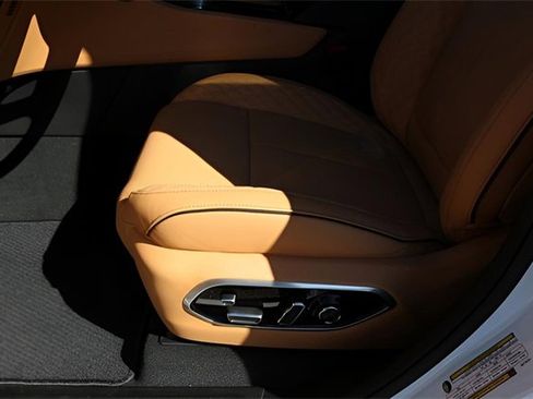 New 2025 Jeep Grand Cherokee Summit image 13