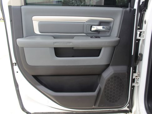 Used 2016 RAM 2500 SLT AWD/4WD image 19