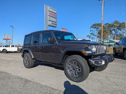 New 2026 Jeep Wrangler Unlimited Sahara AWD/4WD image 2