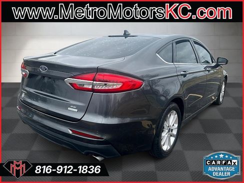 Used 2020 Ford Fusion SE image 5