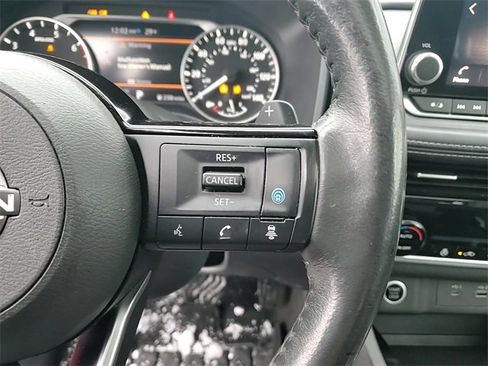 Used 2022 Nissan Rogue SV w/ SV Premium Package image 15