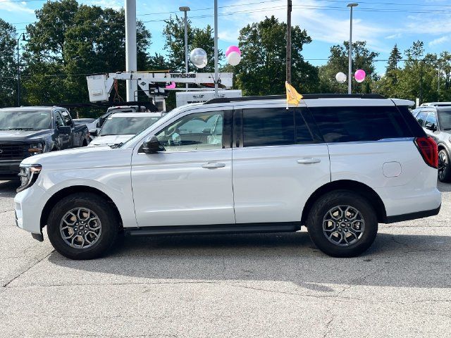 Certified 2025 Ford Expedition Active AWD/4WD image 4