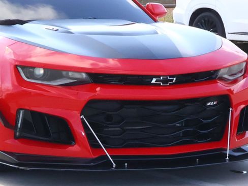 Used 2019 Chevrolet Camaro ZL1 image 7