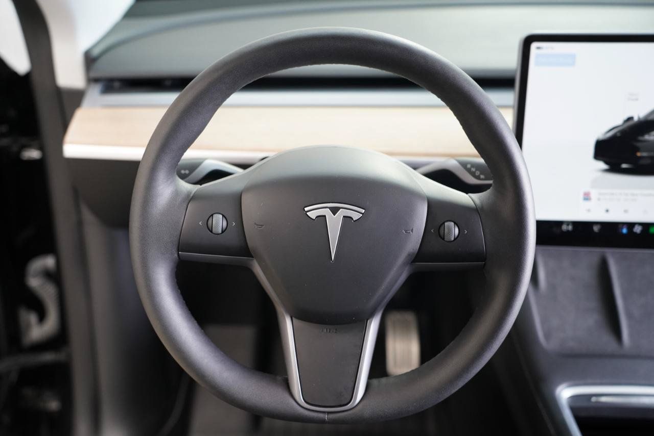 Used 2024 Tesla Model Y Performance AWD/4WD image 12