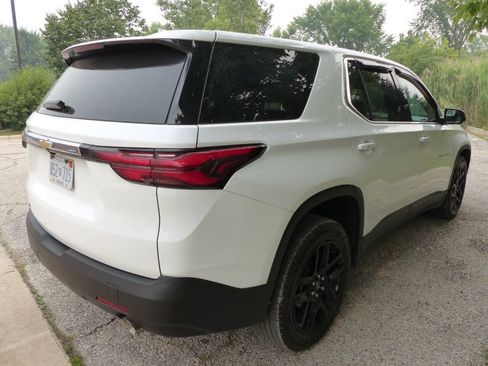 Used 2022 Chevrolet Traverse LS AWD/4WD image 11