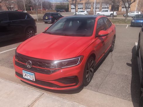 Used 2019 Volkswagen Jetta GLI Autobahn FWD image 3