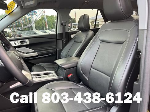 Used 2024 Ford Explorer Limited w/ Limited Technology Package RWD image 7