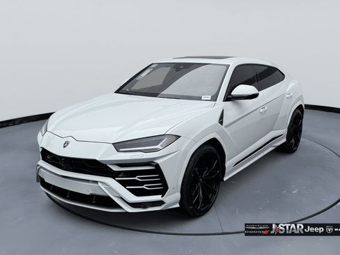 Used 2022 Lamborghini Urus AWD/4WD image 1