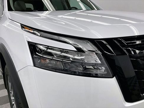 New 2025 Nissan Pathfinder SL image 13