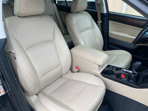 Used 2019 Subaru Outback 2.5i Limited image 16