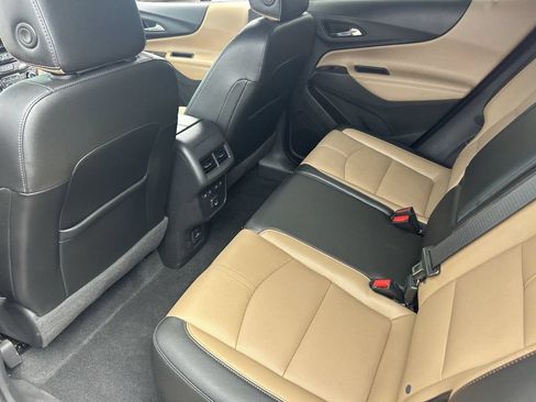 Used 2023 Chevrolet Equinox Premier FWD image 24