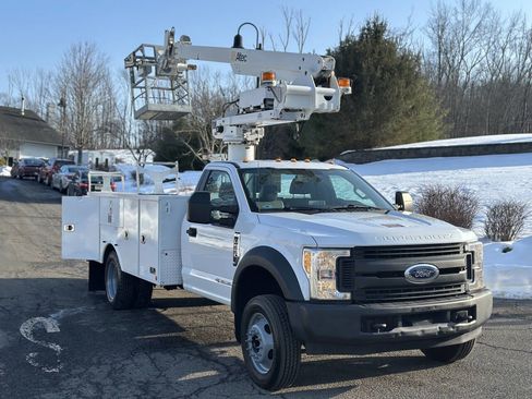 Used 2017 Ford F550 2WD Regular Cab Super Duty image 21