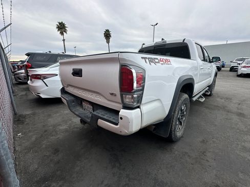 Used 2020 Toyota Tacoma TRD Off-Road image 4