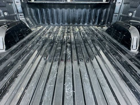 Used 2022 Chevrolet Silverado 1500 LT RWD image 32