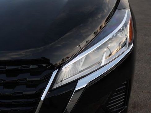 New 2025 Nissan Kicks Play S image 10