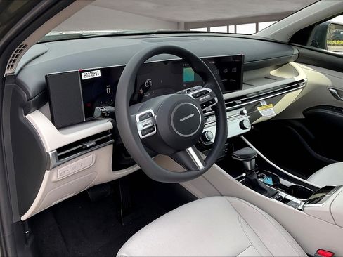 New 2025 Hyundai Tucson SEL image 7