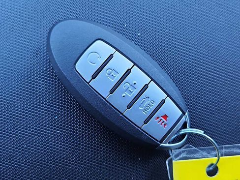 Used 2024 Nissan Frontier SV w/ Hardbody Edition image 34