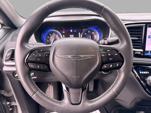 Used 2022 Chrysler Pacifica Touring-L w/ S Appearance Package AWD/4WD image 15