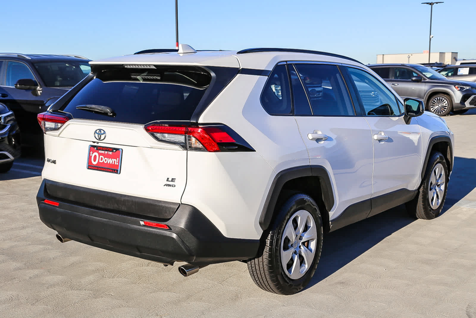 Used 2019 Toyota RAV4 LE w/ Carpet Mat Package AWD/4WD image 8