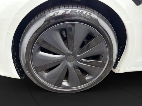 Used 2022 Tesla Model S image 21