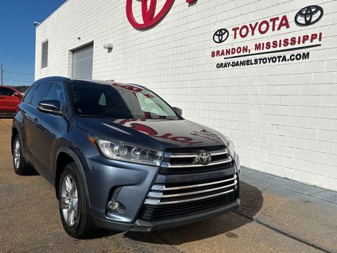Used 2019 Toyota Highlander Limited image 3