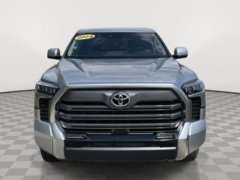 Used 2024 Toyota Tundra Limited AWD/4WD image 8